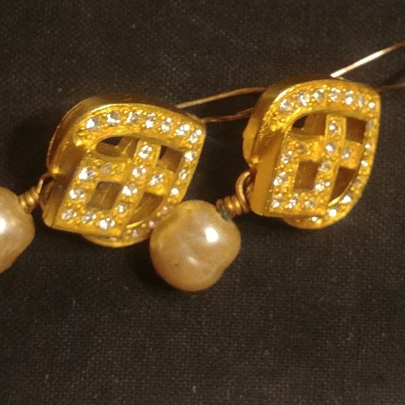 Linda Levinson Goldtone Rhinestone Pearl  Dangle Earrings - Picture 5 of 6